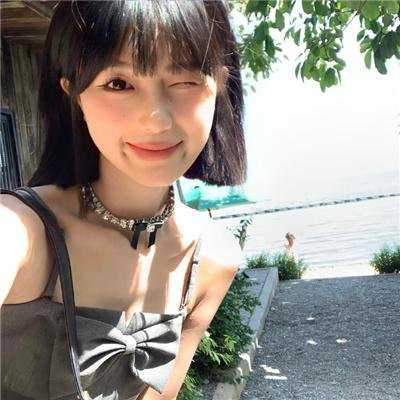 身份曝光后女秘书哭了